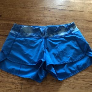 Lululemon shorts size 6